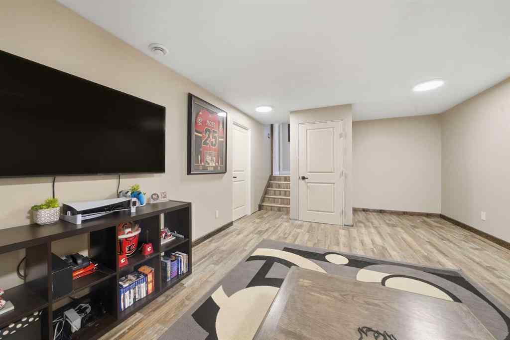 MLS® A2263803 - 21 Cunningham Crescent  in Clearview Meadows Red Deer, Residential