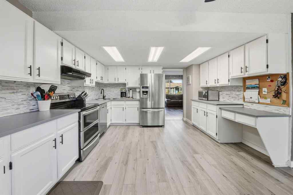 MLS® A2263803 - 21 Cunningham Crescent  in Clearview Meadows Red Deer, Residential