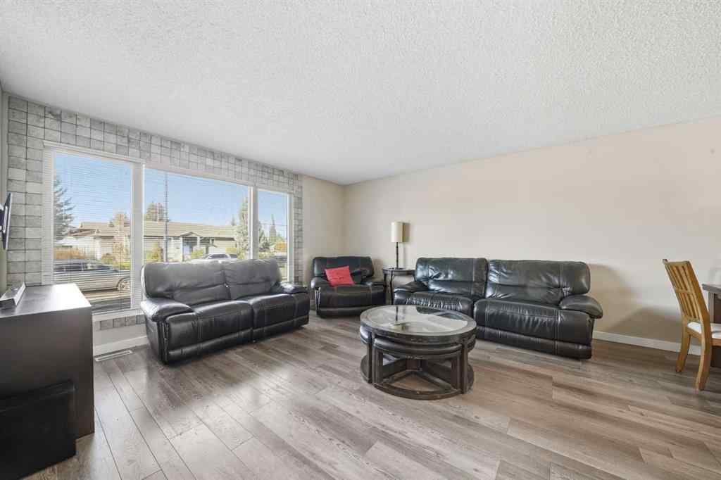 MLS® A2263803 - 21 Cunningham Crescent  in Clearview Meadows Red Deer, Residential