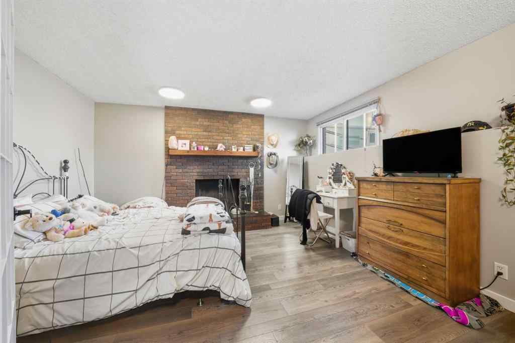 MLS® A2263803 - 21 Cunningham Crescent  in Clearview Meadows Red Deer, Residential