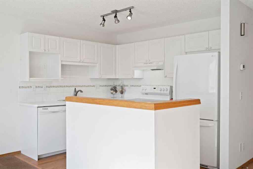 MLS® A2263822 - 185 Mt Douglas Manor SE in McKenzie Lake Calgary, Residential