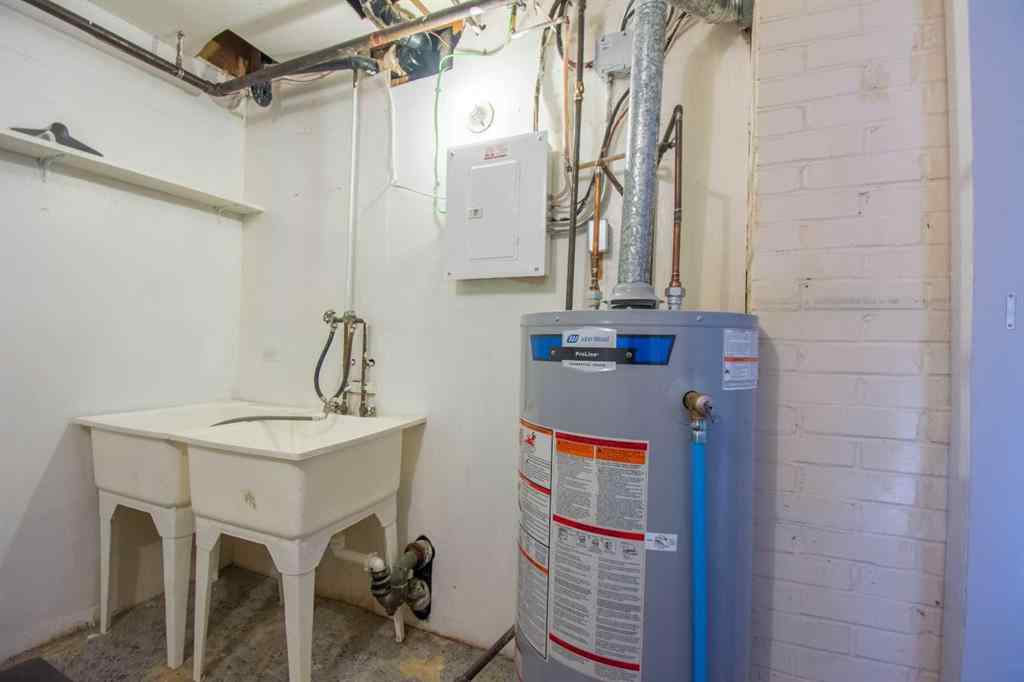 MLS® A2263825 - 5015 51 Street  in Rocky Mtn House Rocky Mountain House, Residential