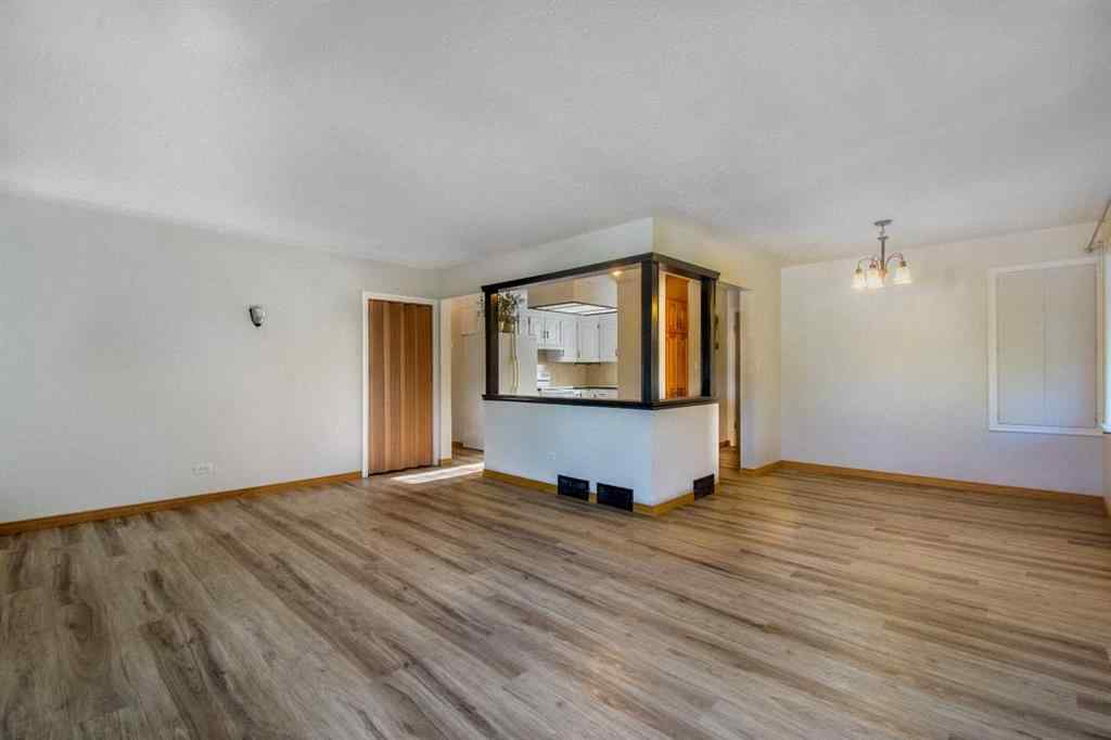 MLS® A2263825 - 5015 51 Street  in Rocky Mtn House Rocky Mountain House, Residential