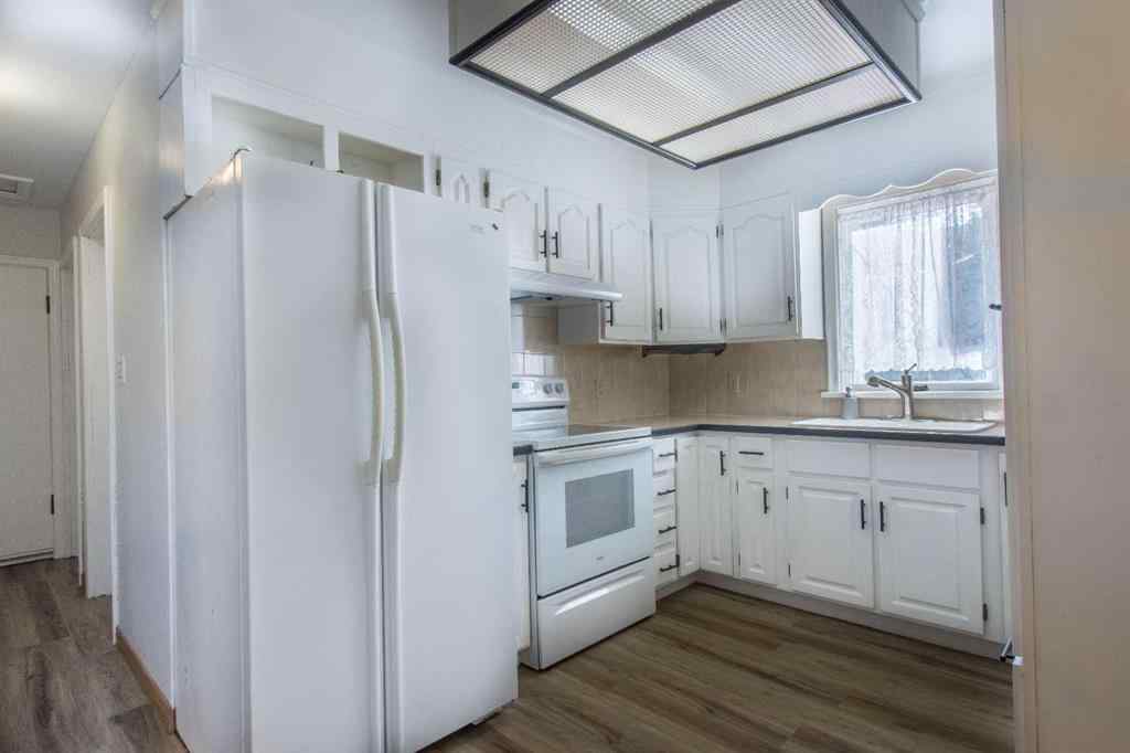 MLS® A2263825 - 5015 51 Street  in Rocky Mtn House Rocky Mountain House, Residential