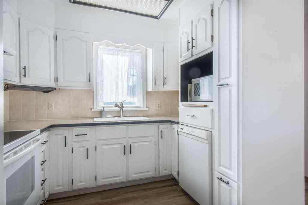 MLS® A2263825 - 5015 51 Street  in Rocky Mtn House Rocky Mountain House, Residential