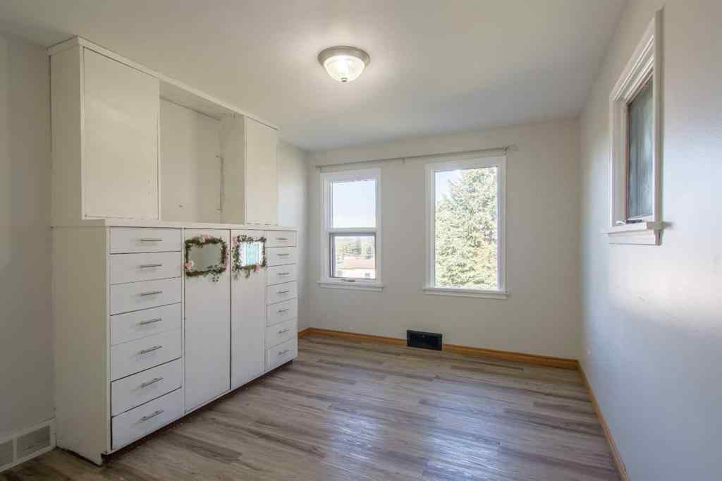 MLS® A2263825 - 5015 51 Street  in Rocky Mtn House Rocky Mountain House, Residential