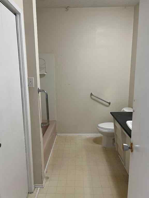 MLS® A2263828 - 5930&5932 Trollinger Street NE in Thorncliffe Calgary, Residential