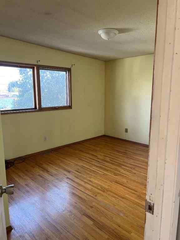 MLS® A2263828 - 5930&5932 Trollinger Street NE in Thorncliffe Calgary, Residential