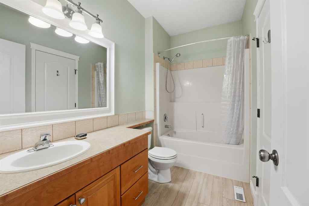 MLS® A2263829 - 39 Duval Crescent  in Davenport Red Deer, Residential