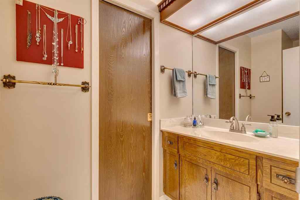 MLS® A2263830 - Unit #11 10030 Oakmoor Way SW in Oakridge Calgary, Residential