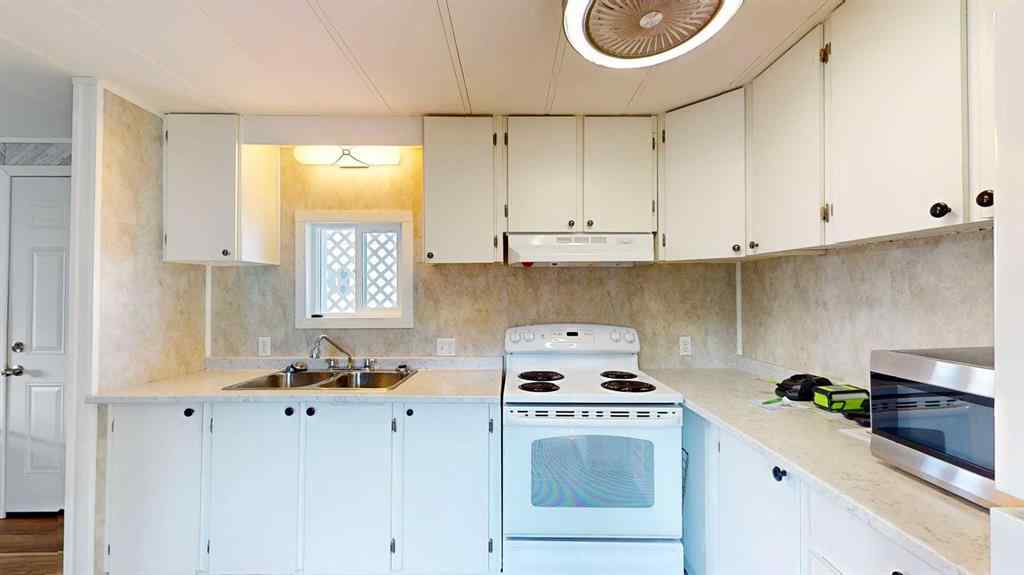 MLS® A2263840 - Unit #133 4000 13 Avenue SE in SE Southridge Medicine Hat, Mobile