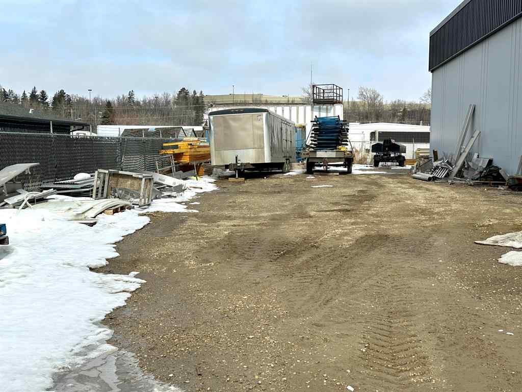 MLS® A2263845 - Unit #5 4630 61 Street  in Riverside Light Industrial Park Red Deer, Commercial
