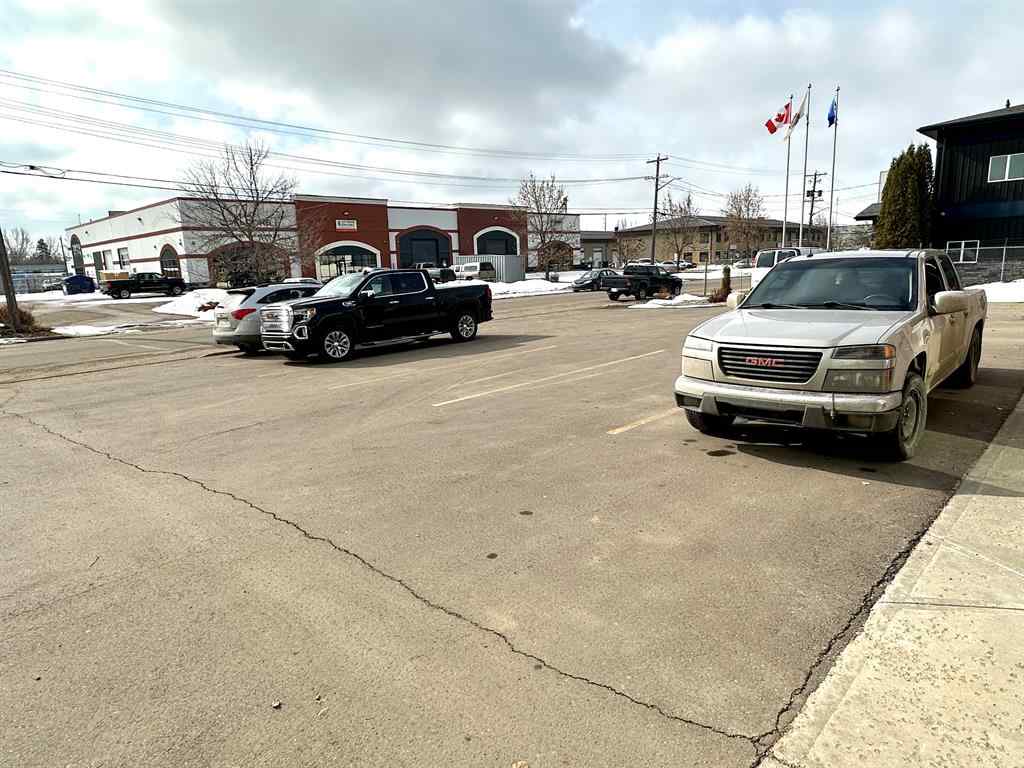 MLS® A2263845 - Unit #5 4630 61 Street  in Riverside Light Industrial Park Red Deer, Commercial