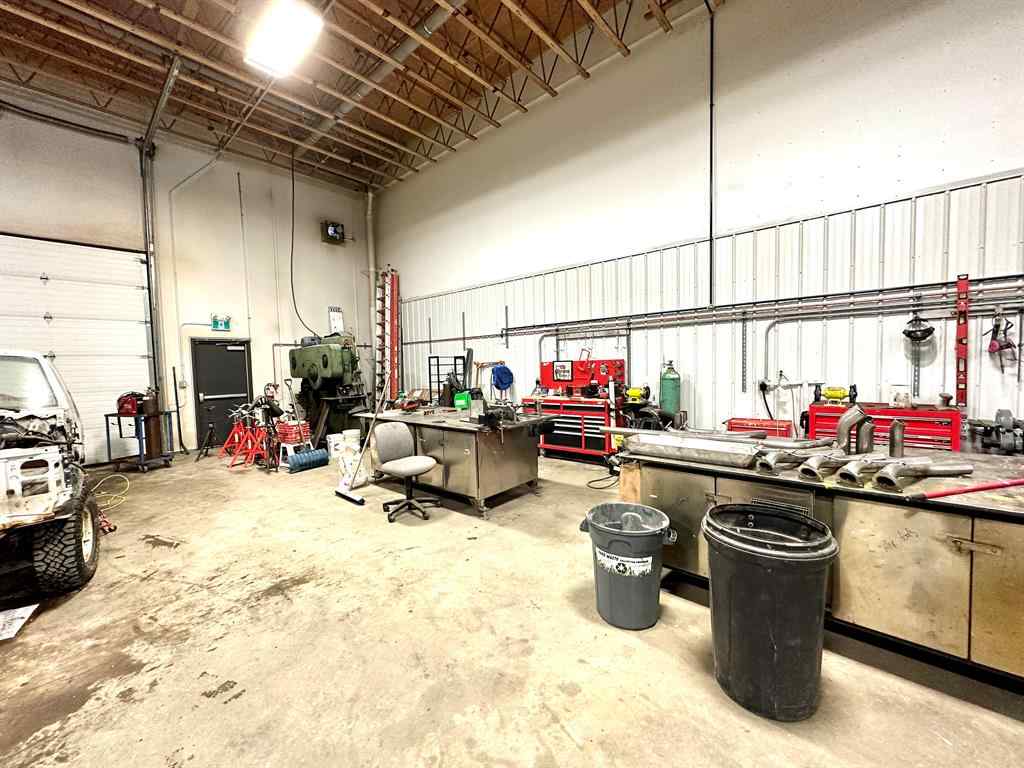 MLS® A2263845 - Unit #5 4630 61 Street  in Riverside Light Industrial Park Red Deer, Commercial
