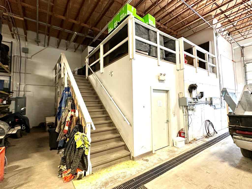 MLS® A2263845 - Unit #5 4630 61 Street  in Riverside Light Industrial Park Red Deer, Commercial