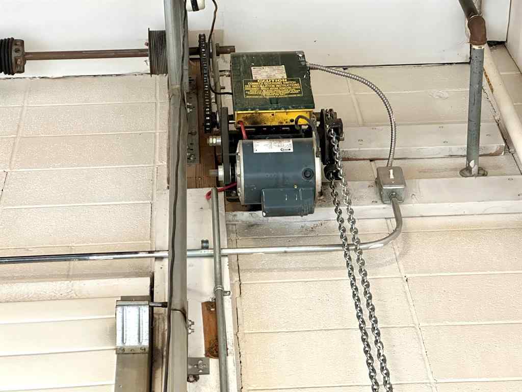 MLS® A2263845 - Unit #5 4630 61 Street  in Riverside Light Industrial Park Red Deer, Commercial