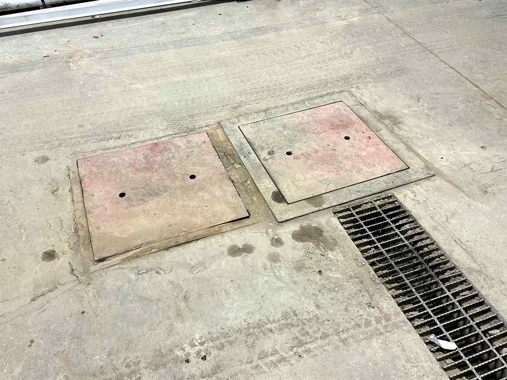 MLS® A2263845 - Unit #5 4630 61 Street  in Riverside Light Industrial Park Red Deer, Commercial