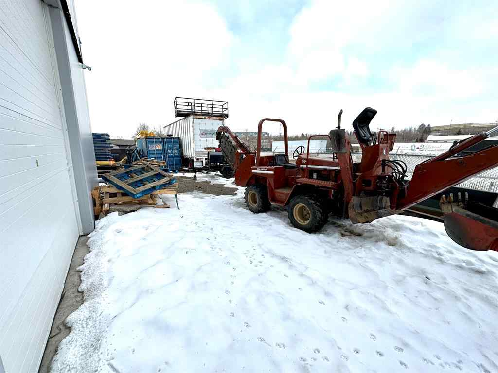 MLS® A2263845 - Unit #5 4630 61 Street  in Riverside Light Industrial Park Red Deer, Commercial