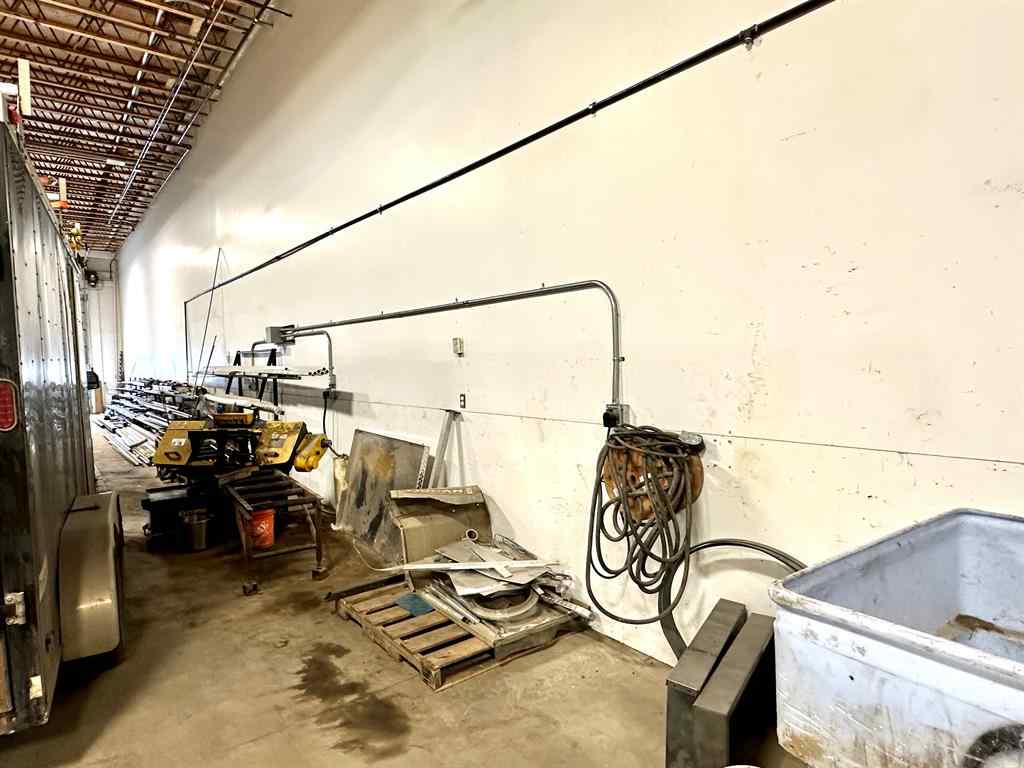 MLS® A2263845 - Unit #5 4630 61 Street  in Riverside Light Industrial Park Red Deer, Commercial