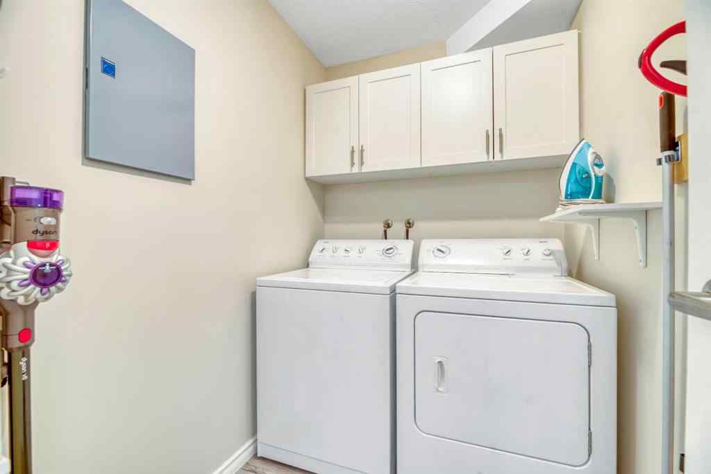 MLS® A2263850 - Unit #204 7239 Sierra Morena Boulevard SW in Signal Hill Calgary, Residential