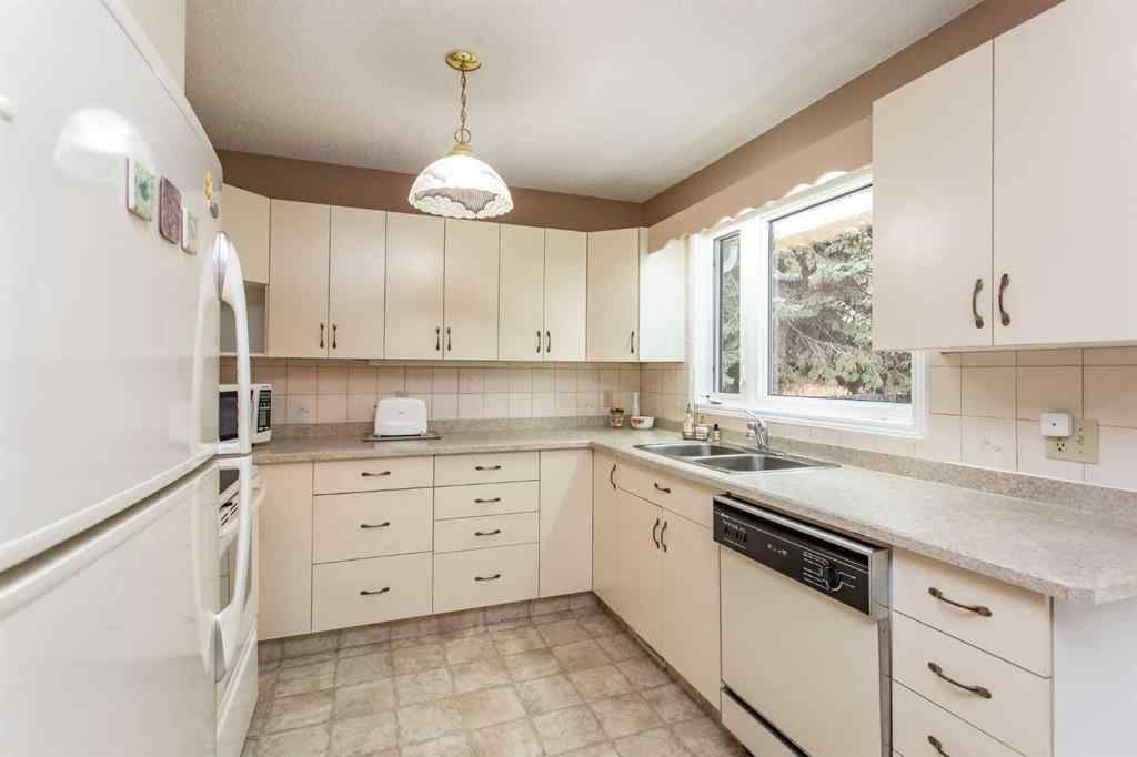 MLS® A2263910 - 146 Welton Crescent  in West Park Red Deer, Residential