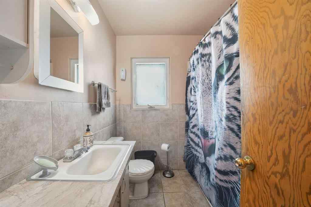 MLS® A2263913 - 5117 47 Avenue  in Central Ponoka Ponoka, Residential