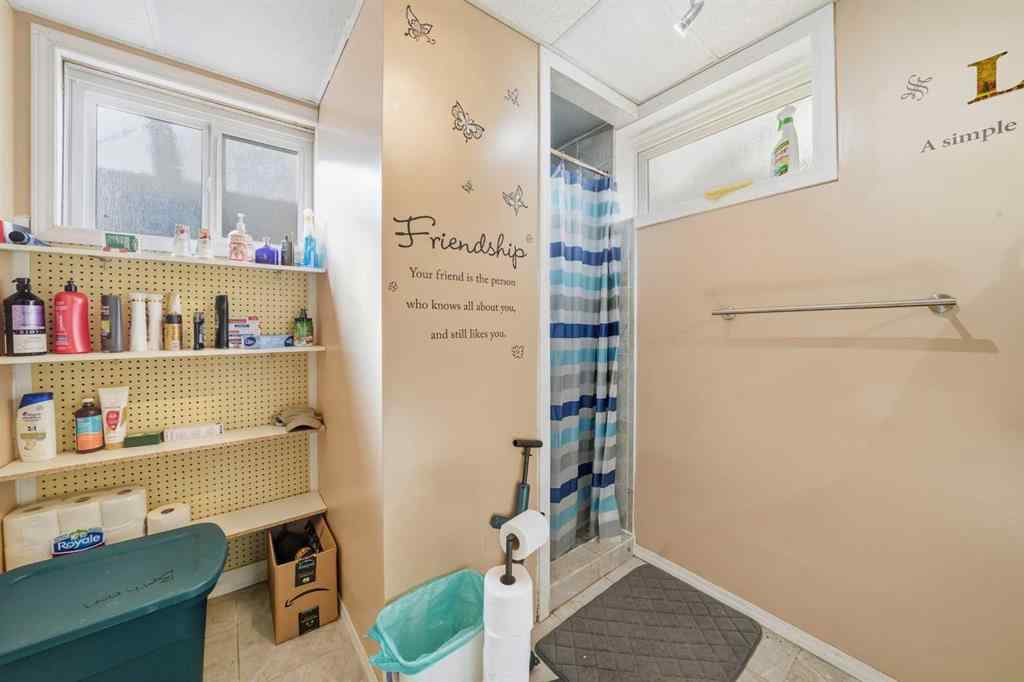 MLS® A2263913 - 5117 47 Avenue  in Central Ponoka Ponoka, Residential