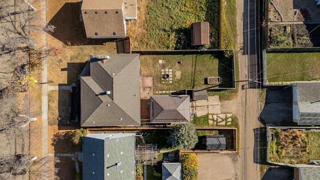 MLS® A2263913 - 5117 47 Avenue  in Central Ponoka Ponoka, Residential