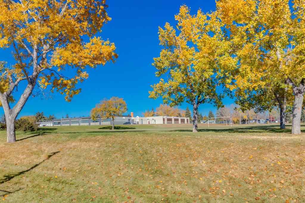 MLS® A2263922 - 90 Allandale Close SE in Acadia Calgary, Residential