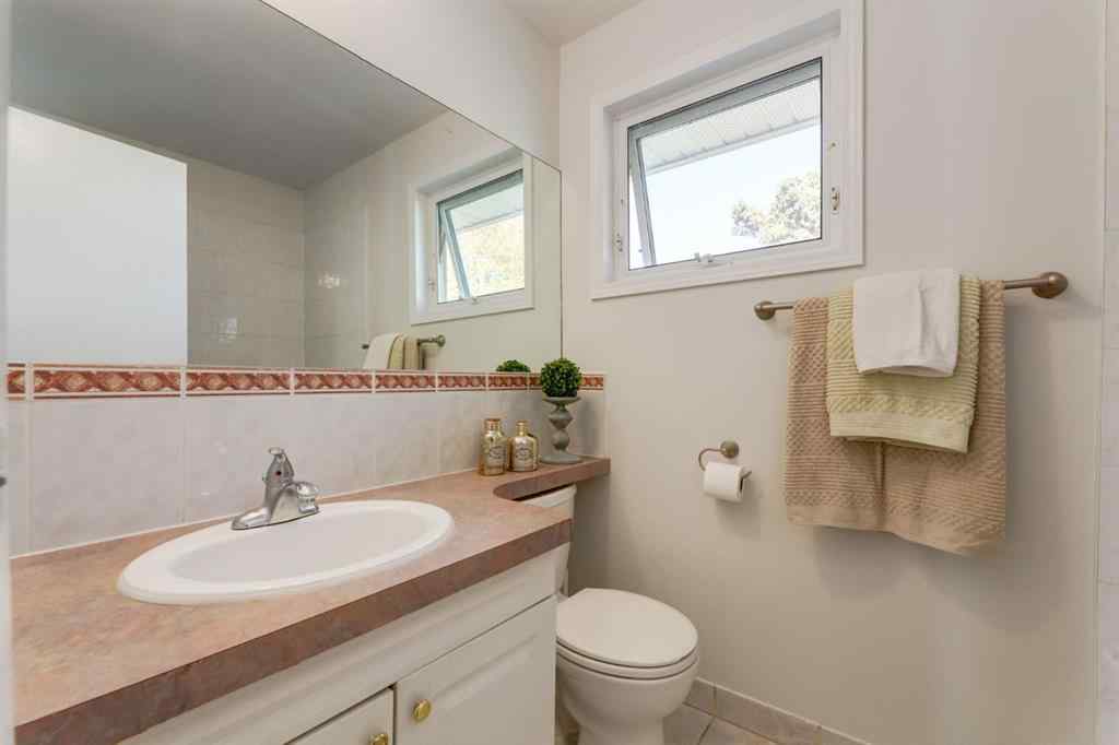 MLS® A2263922 - 90 Allandale Close SE in Acadia Calgary, Residential