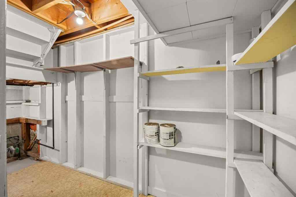 MLS® A2263934 - 2636 34 Avenue NW in Charleswood Calgary, Residential