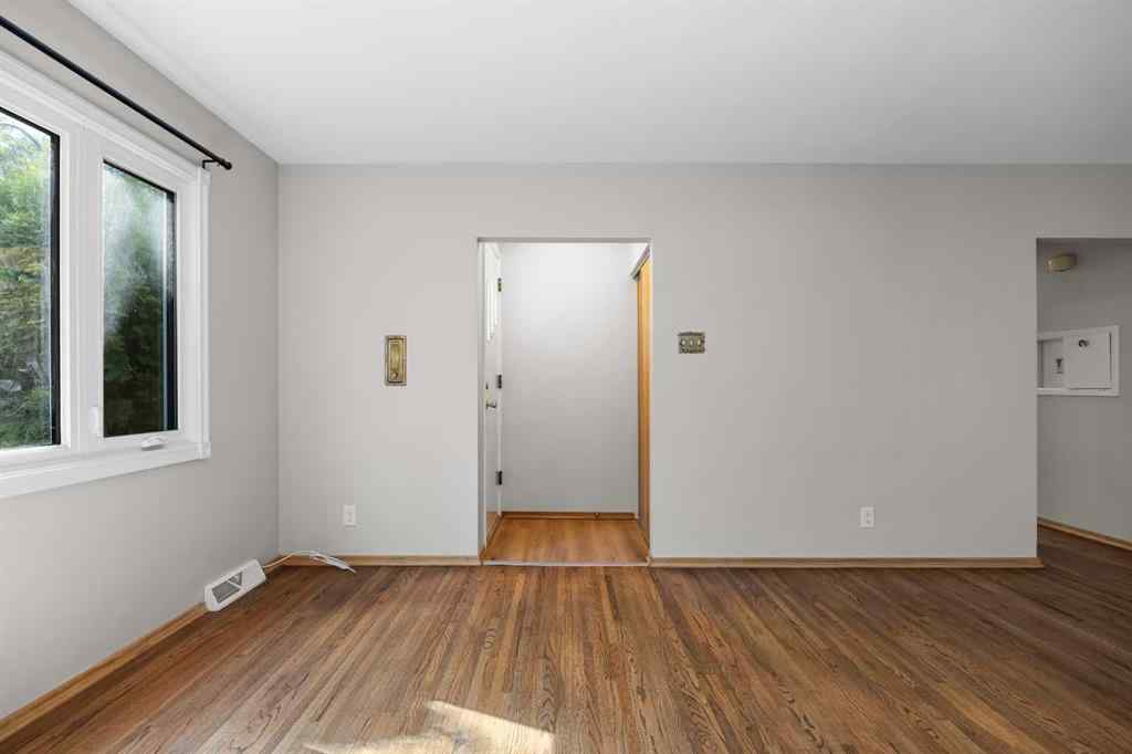 MLS® A2263934 - 2636 34 Avenue NW in Charleswood Calgary, Residential