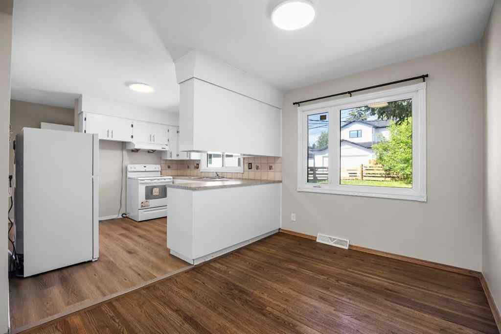 MLS® A2263934 - 2636 34 Avenue NW in Charleswood Calgary, Residential