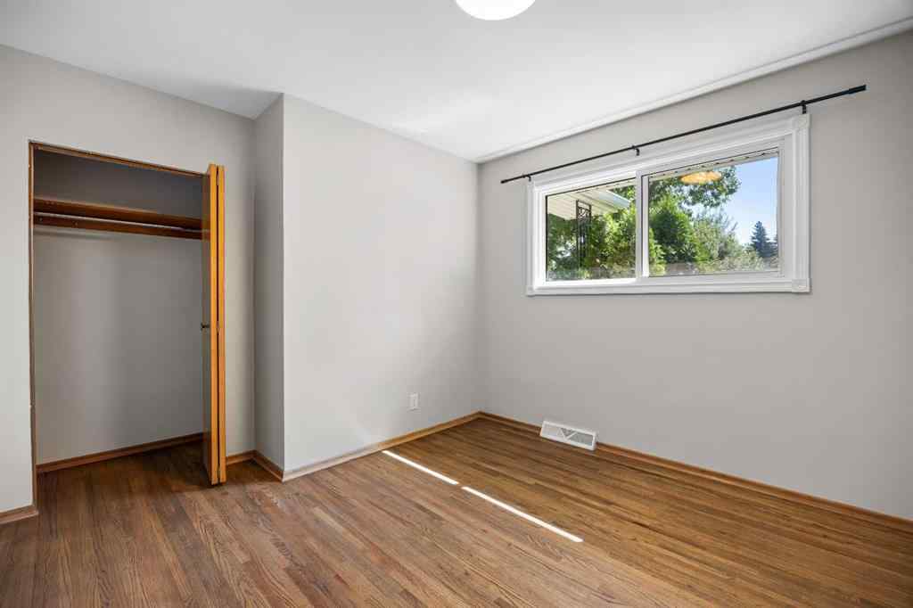 MLS® A2263934 - 2636 34 Avenue NW in Charleswood Calgary, Residential