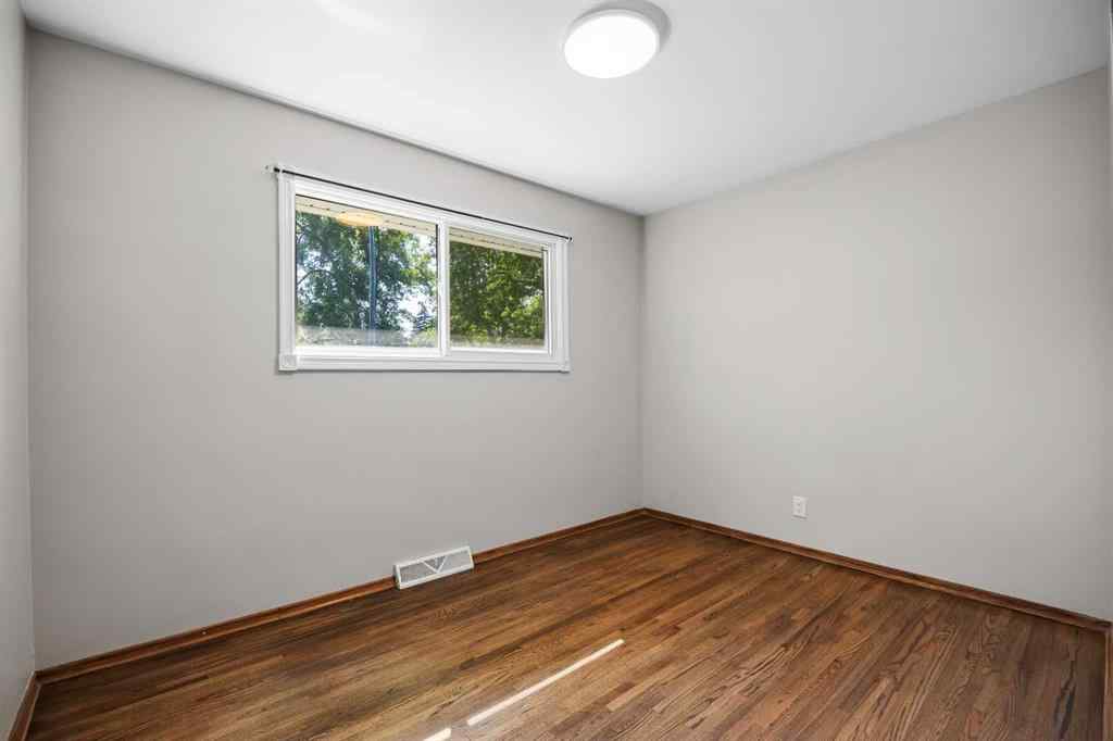 MLS® A2263934 - 2636 34 Avenue NW in Charleswood Calgary, Residential