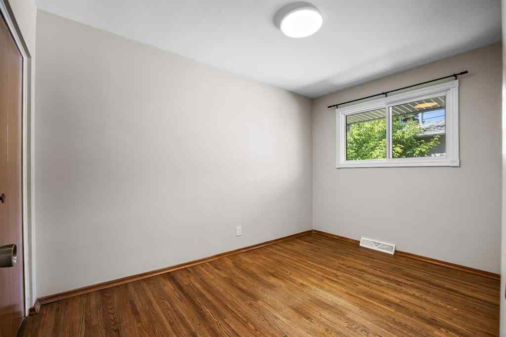 MLS® A2263934 - 2636 34 Avenue NW in Charleswood Calgary, Residential