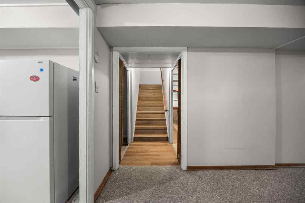 MLS® A2263934 - 2636 34 Avenue NW in Charleswood Calgary, Residential