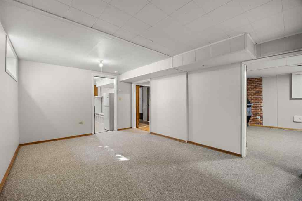 MLS® A2263934 - 2636 34 Avenue NW in Charleswood Calgary, Residential