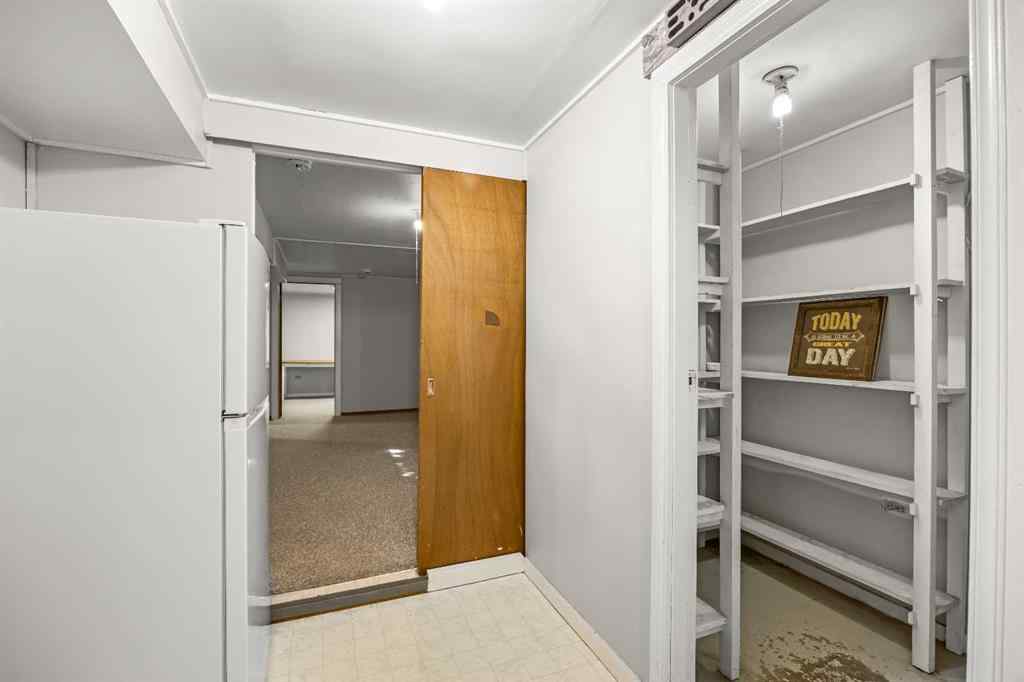 MLS® A2263934 - 2636 34 Avenue NW in Charleswood Calgary, Residential