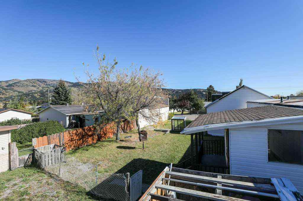 MLS® A2263936 - 22720/22718 8 Avenue  in NONE Hillcrest, Commercial