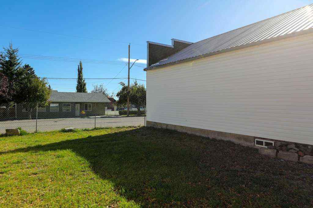 MLS® A2263936 - 22720/22718 8 Avenue  in NONE Hillcrest, Commercial