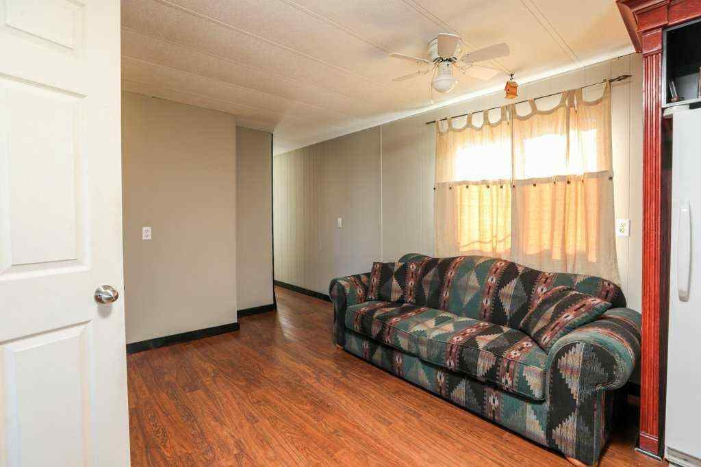 MLS® A2263936 - 22720/22718 8 Avenue  in NONE Hillcrest, Commercial