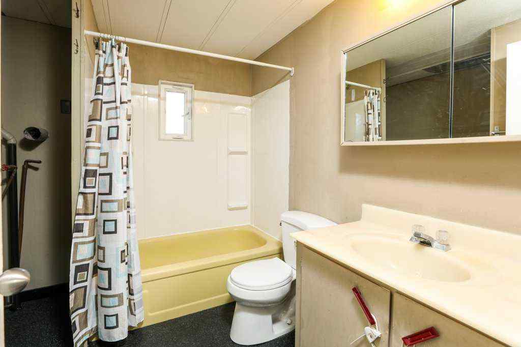 MLS® A2263936 - 22720/22718 8 Avenue  in NONE Hillcrest, Commercial