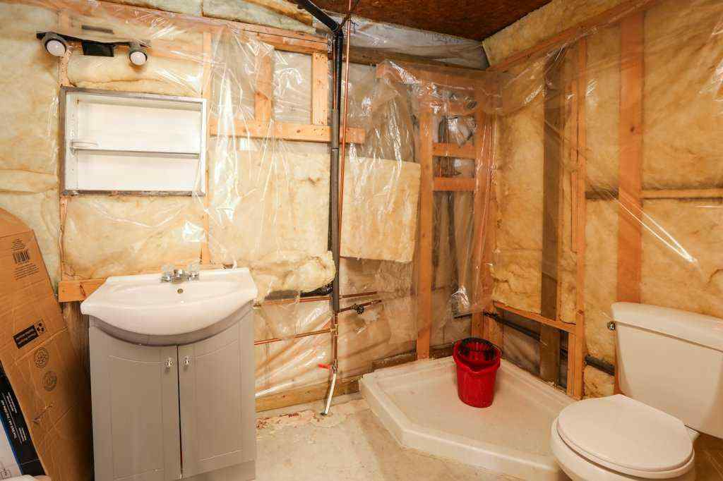 MLS® A2263936 - 22720/22718 8 Avenue  in NONE Hillcrest, Commercial