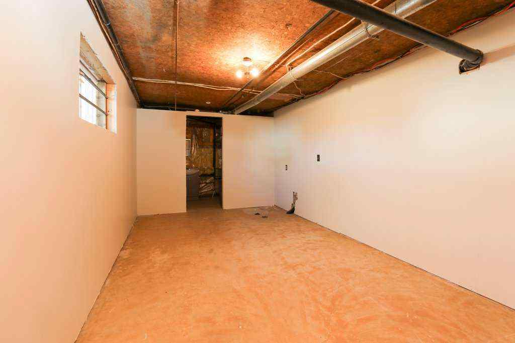 MLS® A2263936 - 22720/22718 8 Avenue  in NONE Hillcrest, Commercial