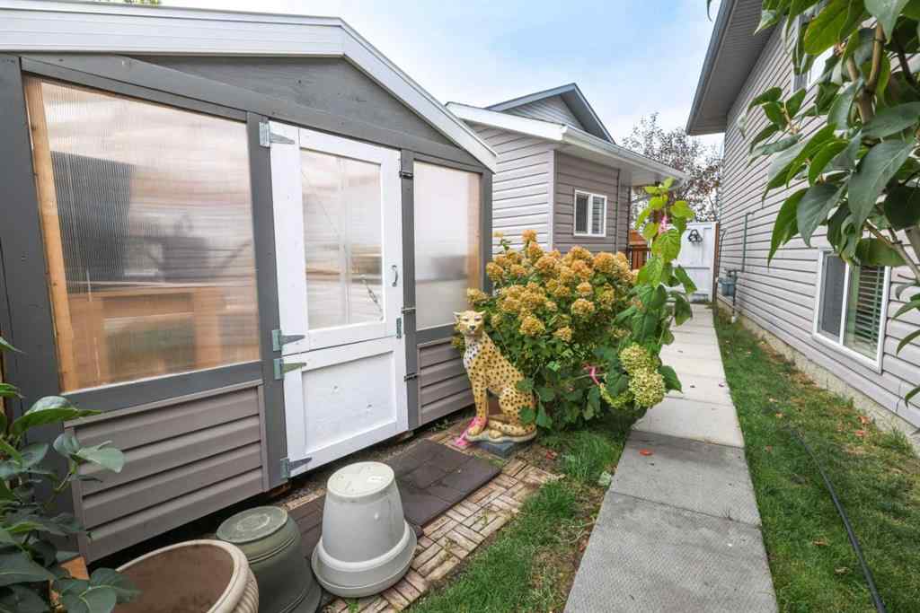 MLS® A2263937 - 4403 59 Street Close  in Creekside Rocky Mountain House, Residential