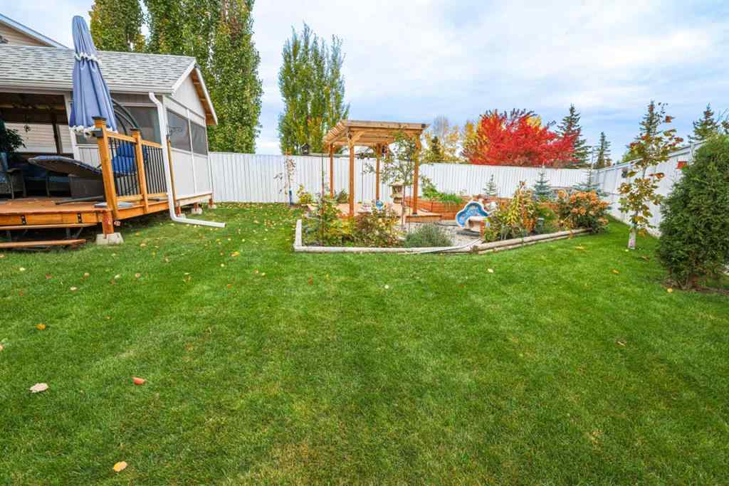 MLS® A2263937 - 4403 59 Street Close  in Creekside Rocky Mountain House, Residential