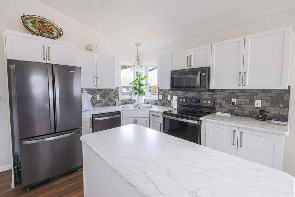 MLS® A2263937 - 4403 59 Street Close  in Creekside Rocky Mountain House, Residential