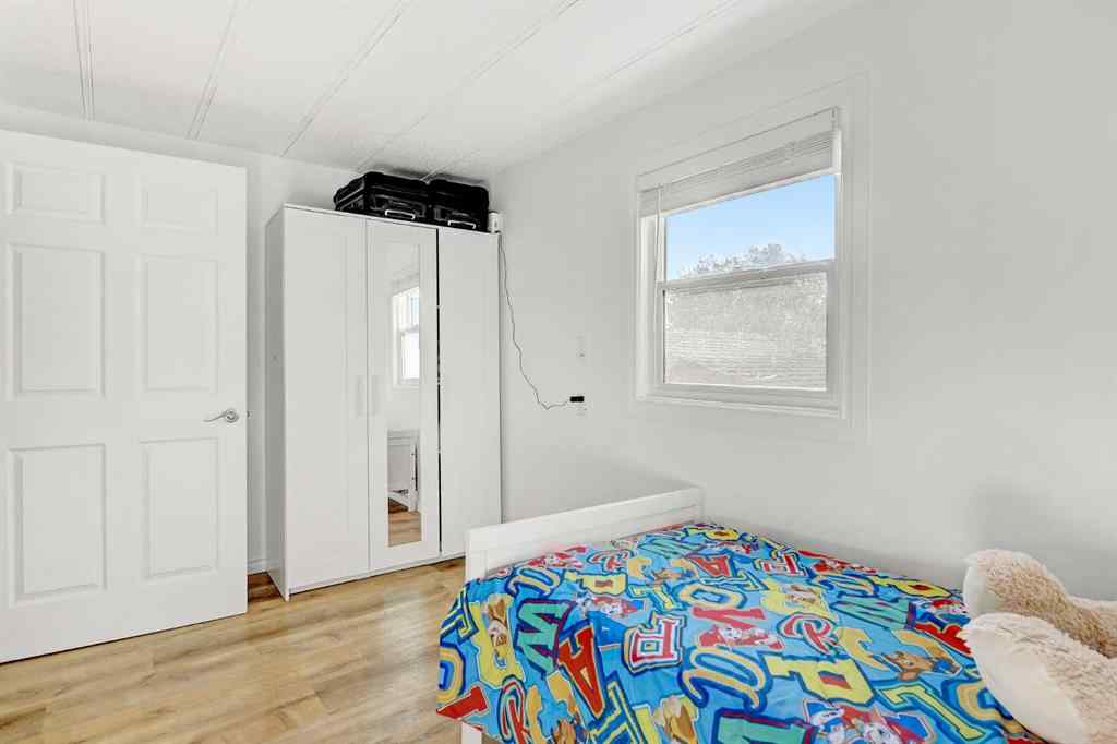 MLS® A2263951 - 9737 120 Avenue  in Crystal Ridge Grande Prairie, Residential