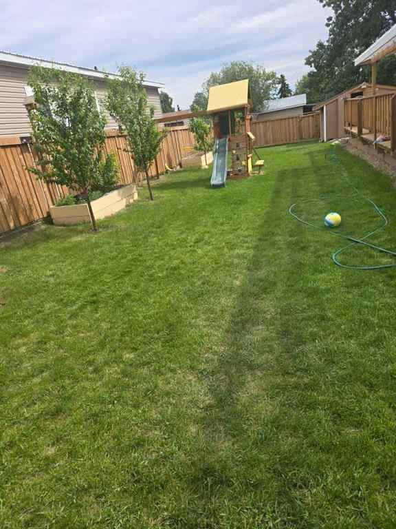 MLS® A2263951 - 9737 120 Avenue  in Crystal Ridge Grande Prairie, Residential